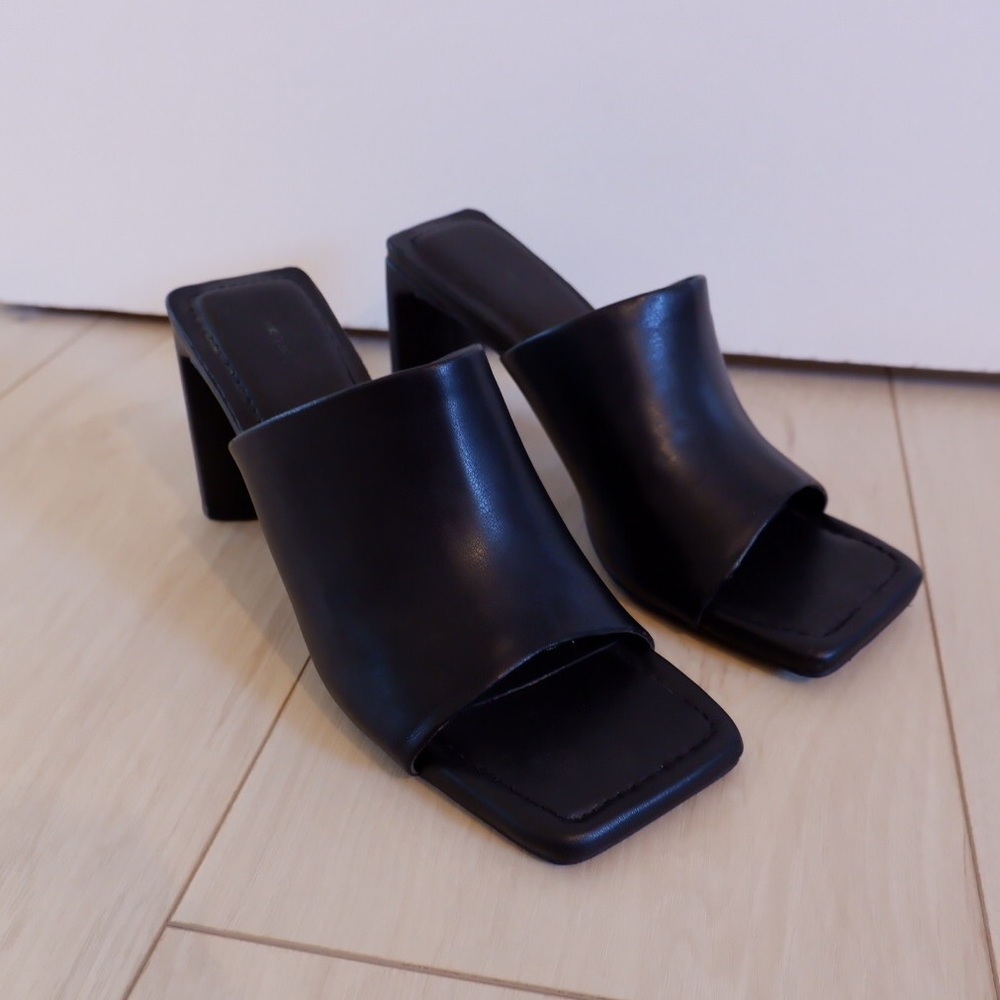 SOLD- OAK + FORT Peep Toe 90’s Inspired Mules - Picture 1 of 7